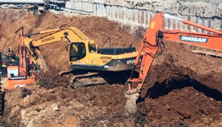 Разработка котлована экскаватором под фундамент в Воркуте — цена от 2551 руб. | 2Землекопа-Врк
